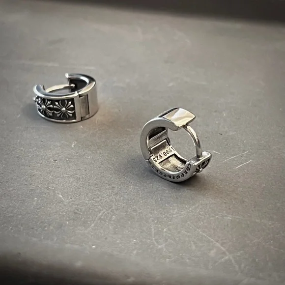 Chrome Hearts Silver Floral-Engraved Hoop Earrings - Picture 4 of 6